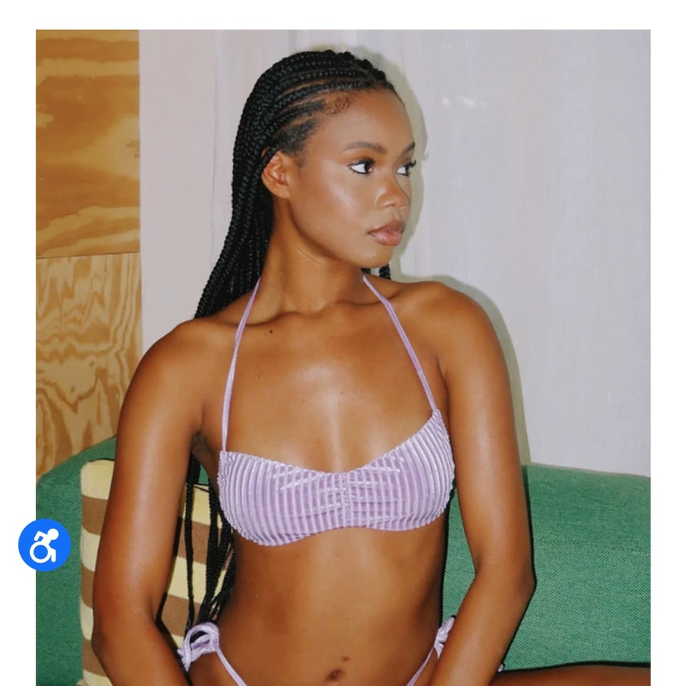 Donning Daisys ultraviolet bikini top size M